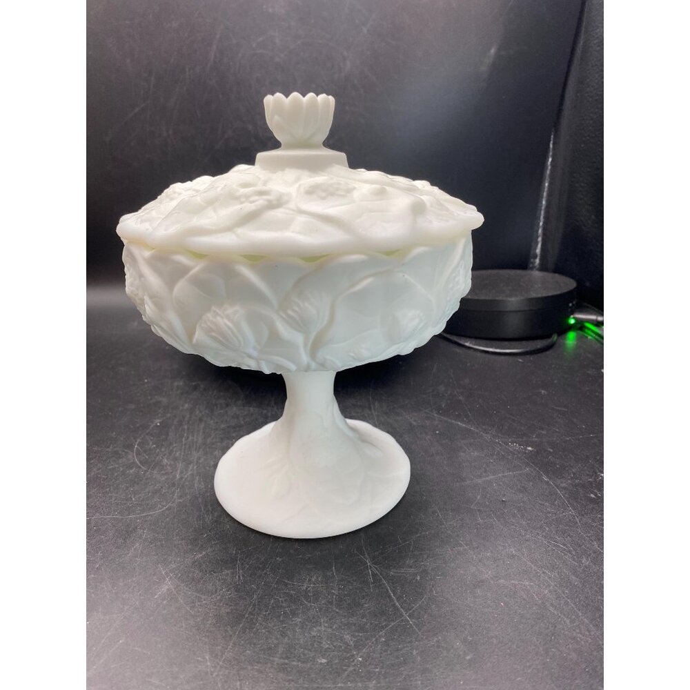 Fenton White  Water Lillies Custard Covered Compote